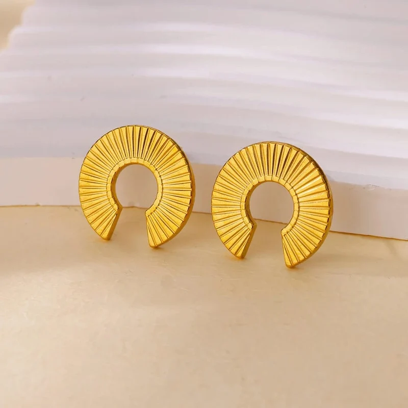 Edelstahl Ohrring für Frauen Herz Zirkon Gold Farbe Hoop Ohrringe Vintage Wasserdicht Ohr Piercing Schmuck Zubehör Geschenk