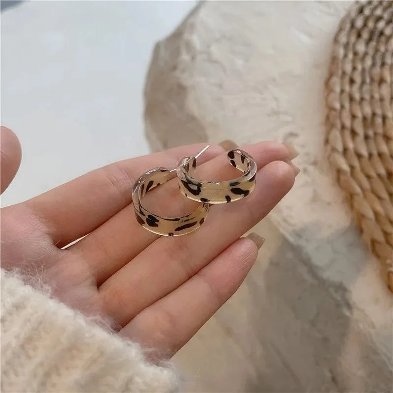 Acryl Creolen Damen 2022 neue Mode Ohrstecker Retro Trend Ohrstecker Damen Trend Twist elegante Ring Ohrringe