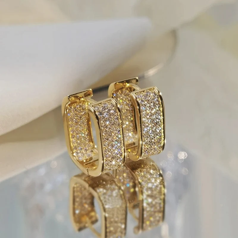 Huitan Korean Fashion Gepflasterte CZ Creolen für Frauen Metall Silber Farbe/Gold Farbe Einfache Vielseitige Mädchen Ohrringe Heißer Schmuck