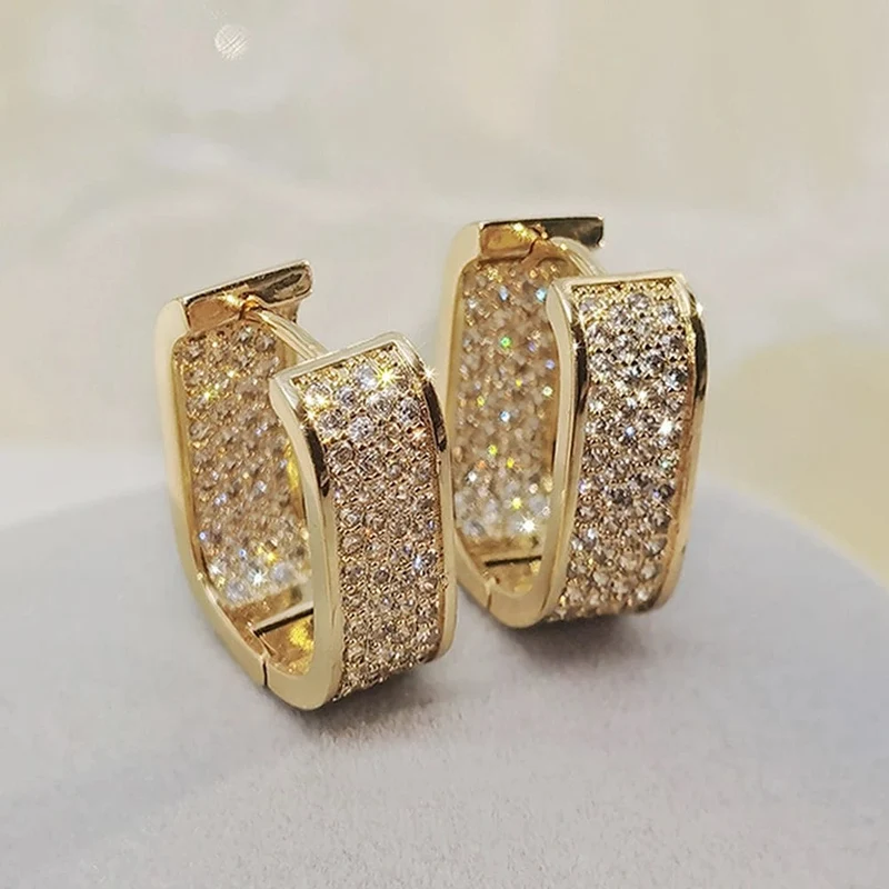 Huitan Korean Fashion Gepflasterte CZ Creolen für Frauen Metall Silber Farbe/Gold Farbe Einfache Vielseitige Mädchen Ohrringe Heißer Schmuck