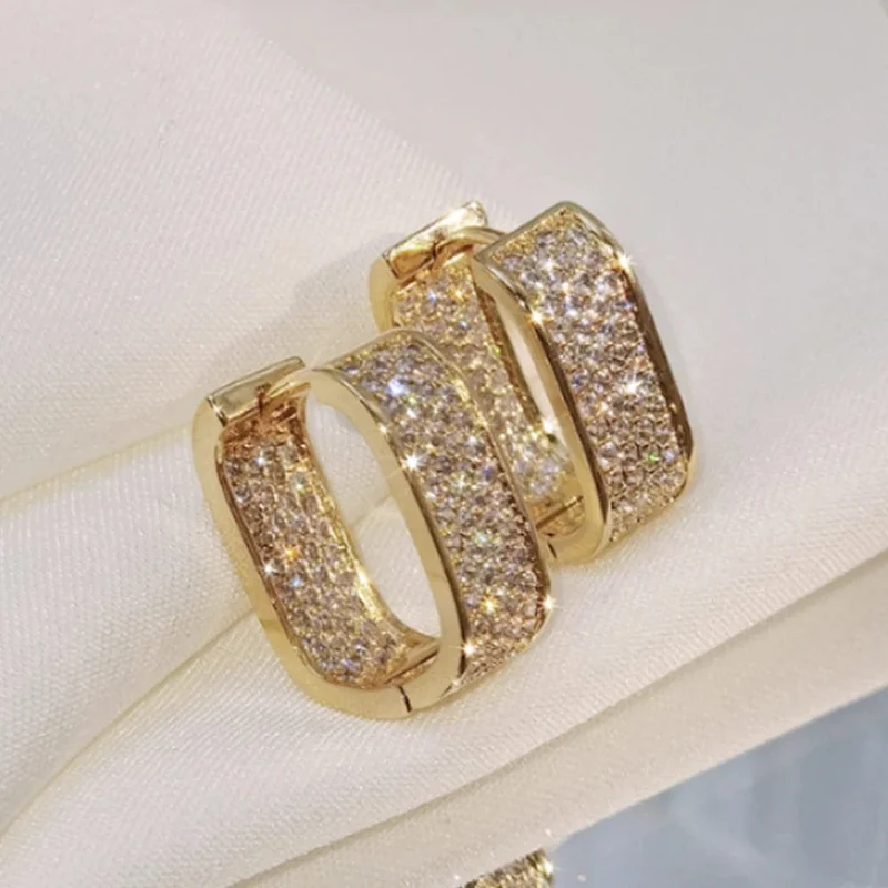 Huitan Korean Fashion Gepflasterte CZ Creolen für Frauen Metall Silber Farbe/Gold Farbe Einfache Vielseitige Mädchen Ohrringe Heißer Schmuck
