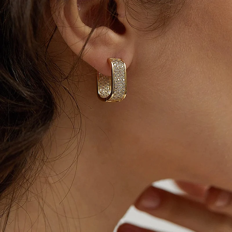 Huitan Korean Fashion Gepflasterte CZ Creolen für Frauen Metall Silber Farbe/Gold Farbe Einfache Vielseitige Mädchen Ohrringe Heißer Schmuck