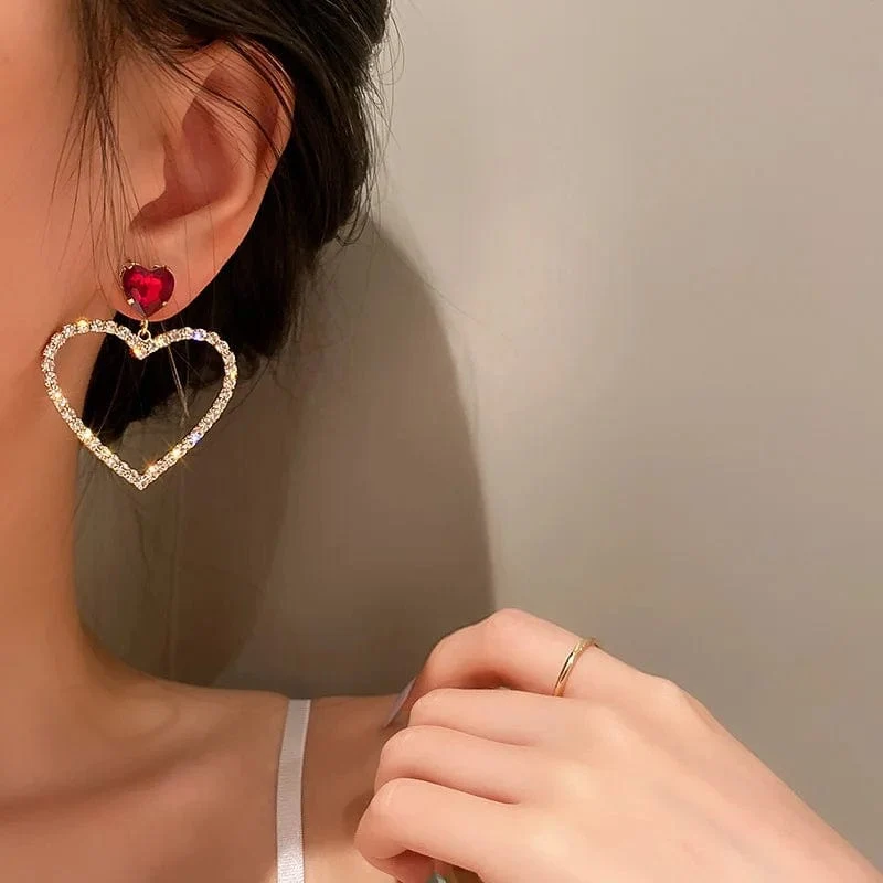 2023 Chic Herz Huggie Hoop Ohrringe Asymmetrische Große Ohrringe Für Frauen Neue Gold Farbe Mode Schmuck Mädchen Geschenk
