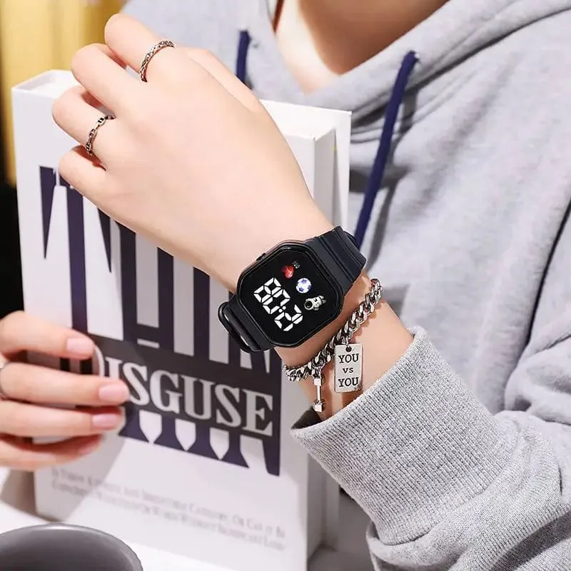 Kinderuhr Sport LED Digitaluhren Wasserdichte Elektronische Armbanduhr Spaceman LED Silikonarmband Sport Digitaluhren