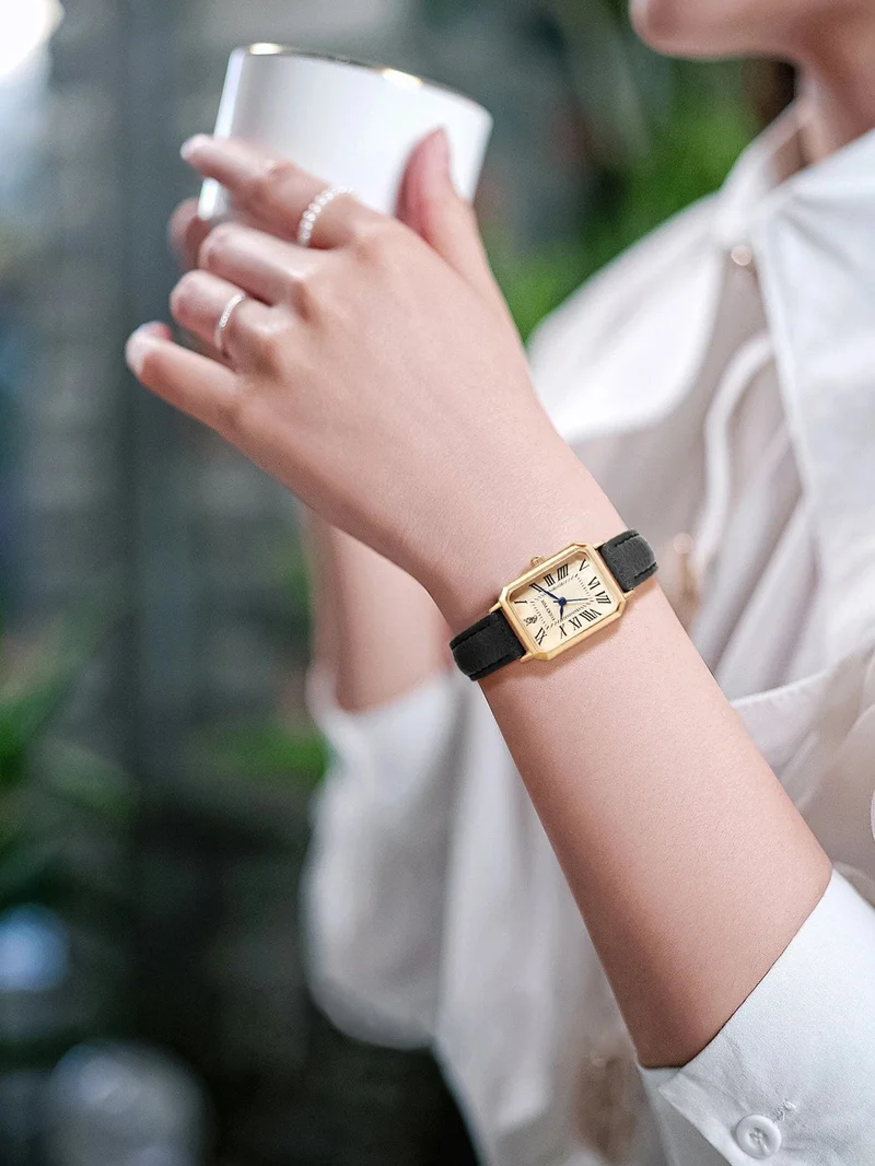 Mode Retro Digital Dial Casual Uhren Quadrat Lederband Modische Uhr Quarz Armbanduhr für Frauen Geschenk