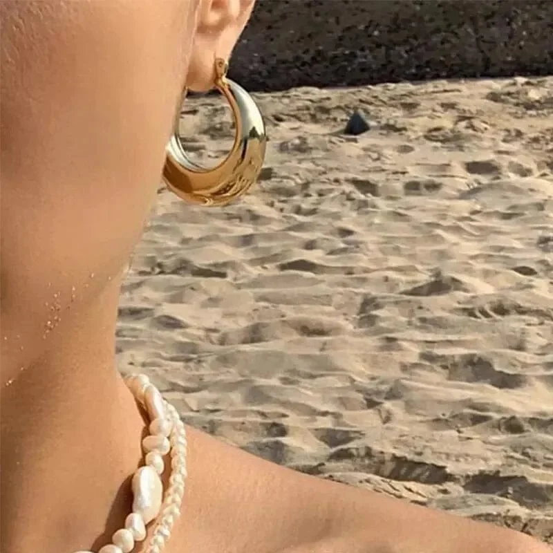 ZAKOL Geometrische U-förmige klobige Creolen C-Form Schmuck für Frauen und Mädchen Trendy Metallstruktur 18 K goldene Ohrstecker Zubehör