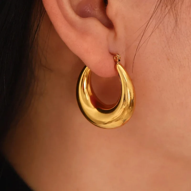 ZAKOL Geometrische U-förmige klobige Creolen C-Form Schmuck für Frauen und Mädchen Trendy Metallstruktur 18 K goldene Ohrstecker Zubehör