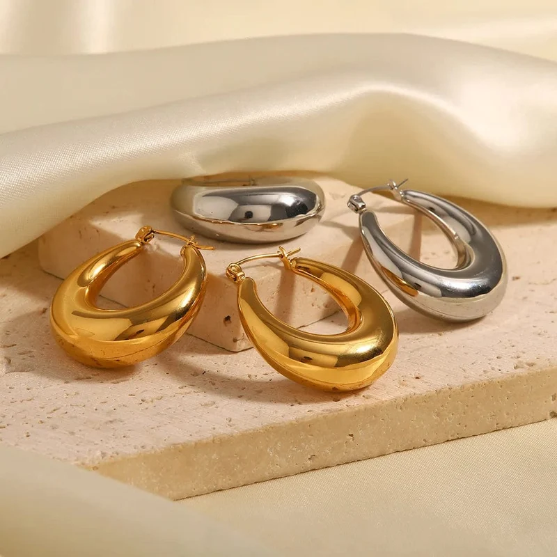 ZAKOL Geometrische U-förmige klobige Creolen C-Form Schmuck für Frauen und Mädchen Trendy Metallstruktur 18 K goldene Ohrstecker Zubehör
