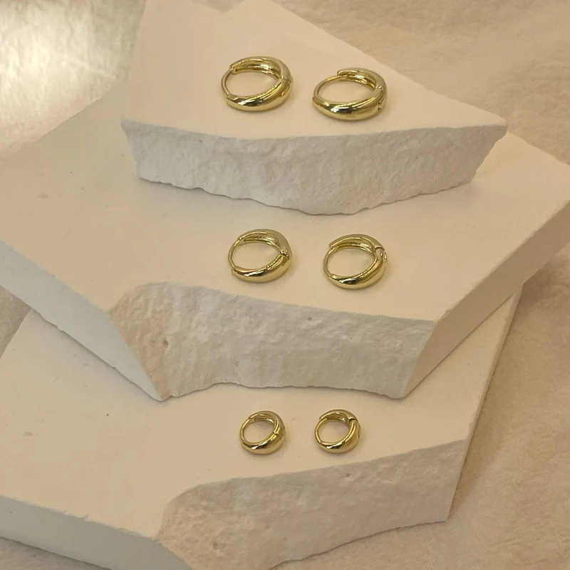 1 Paar minimalistische Creolen aus Edelstahl für Frauen in Goldfarbe, kleiner runder Kreis, 6/10/12 mm, Punk-Unisex-Rock-Ohrring