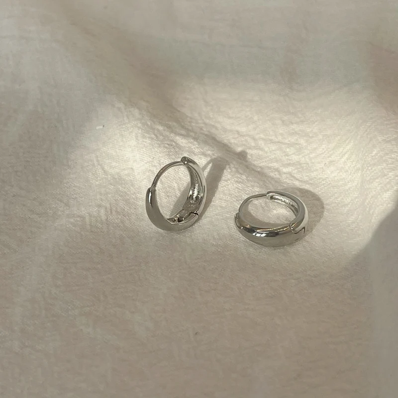 1 Paar minimalistische Creolen aus Edelstahl für Frauen in Goldfarbe, kleiner runder Kreis, 6/10/12 mm, Punk-Unisex-Rock-Ohrring
