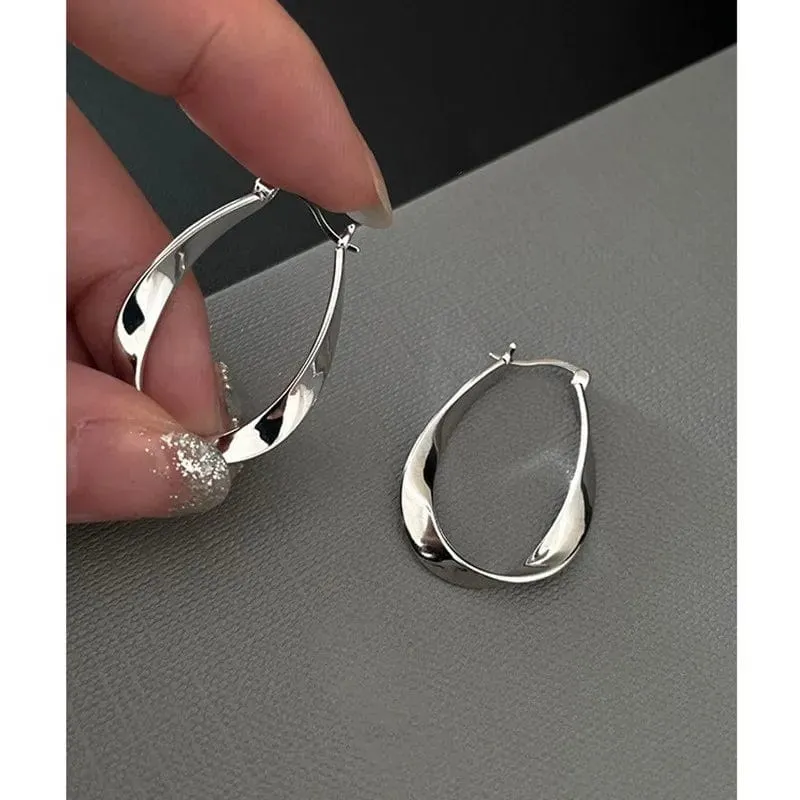 ANENJERY Geometrische gedrehte Creolen für Frauen, Nischendesign, Party-Schmuck, Geschenke