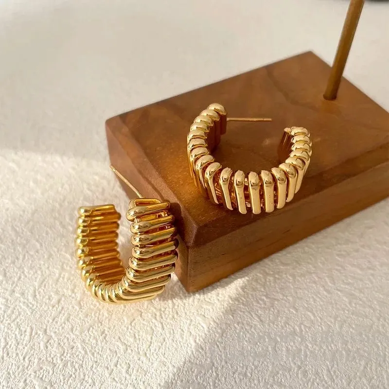 925 silber Nadel Moderne Schmuck Metall Hoop Ohrringe 2022 Neue Trend Heißer Verkauf Gold Farbe Mode Tropfen Ohrringe Für Frauen