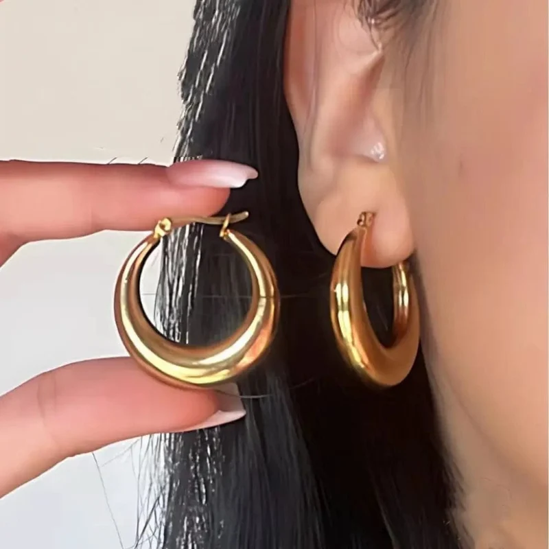 Neue Stil 2024 Großhandel Glatte Exquisite Großen Kreis Hoop Ohrringe für Frauen Mädchen Hochzeit Party Große Edelstahl Schmuck