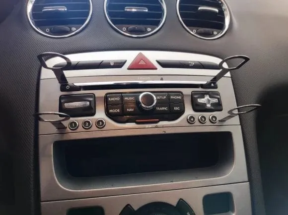4 STÜCKE Radio Stereo Entfernung Extractor Schlüssel Release Pin Head Unit Audio Installieren Werkzeug Für VW Audi Ford Mercedes Benz Skoda Auto Teile