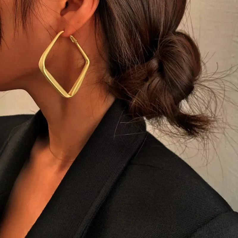 2023 mode Gold Farbe Großen Platz Hoop Ohrringe Für Frauen Übertrieben Metall Geometrische Unregelmäßigen Kreis Ohrringe Schmuck