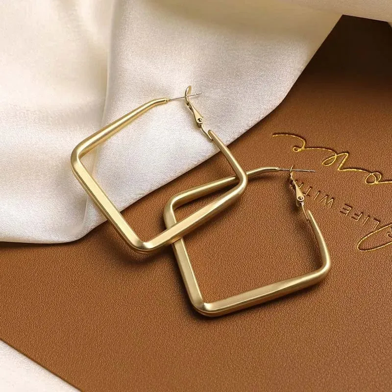 2023 mode Gold Farbe Großen Platz Hoop Ohrringe Für Frauen Übertrieben Metall Geometrische Unregelmäßigen Kreis Ohrringe Schmuck