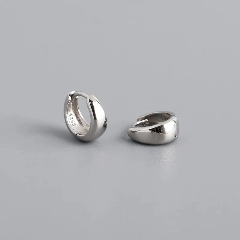 WANTME 925 Sterling Silber Einfache Breite Huggies Gothic Creolen für Frauen Europäische Unisex Piercing Rock Schmuck Ohr Schnallen