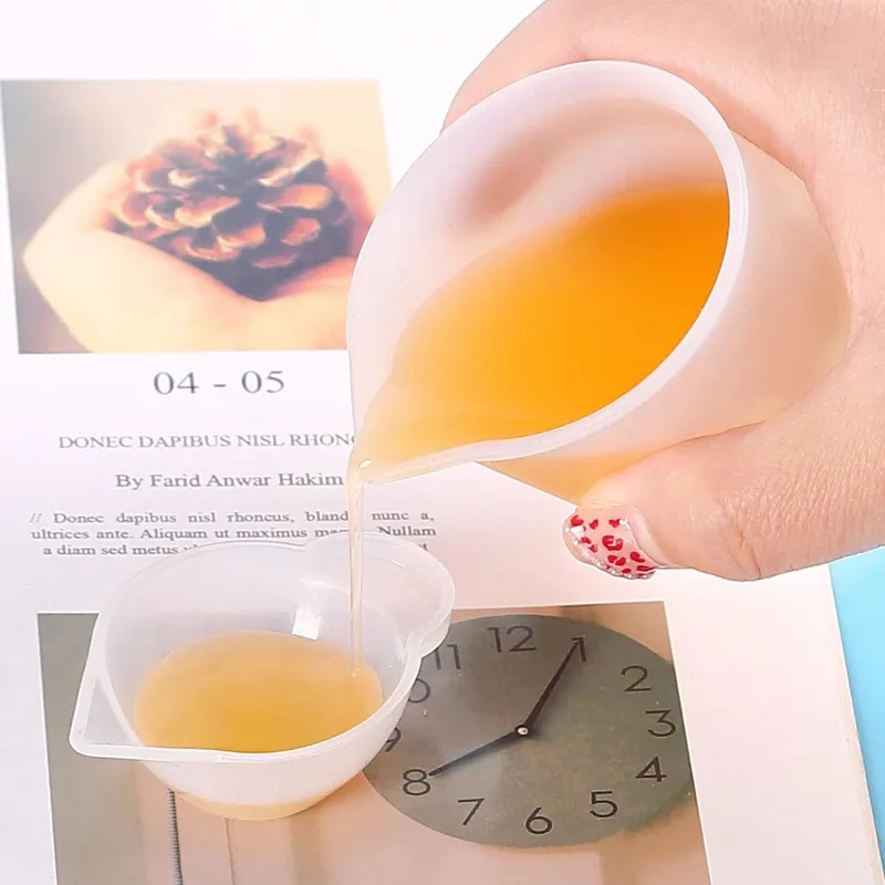 Gießen Sie geteilte Becher aus Silikon mit Epoxidmischung für Farbgießbecher, DIY-Harzwerkzeug, Epoxidharz, Acrylfarbe, Harzform, Schmuckherstellungswerkzeug