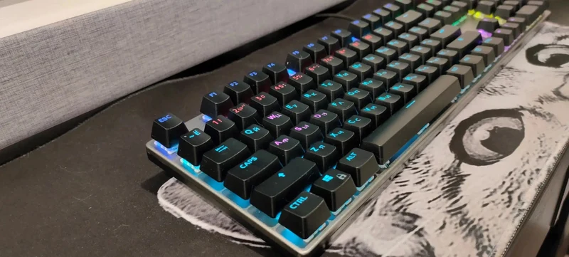 GK410 Mechanische Tastatur mit 104 Tasten und Hot-Swap-Metallplatte, RGB-Licht, Grün/Schwarz/Tee, Redaxis, berührungsfreie Gaming-Computertastatur