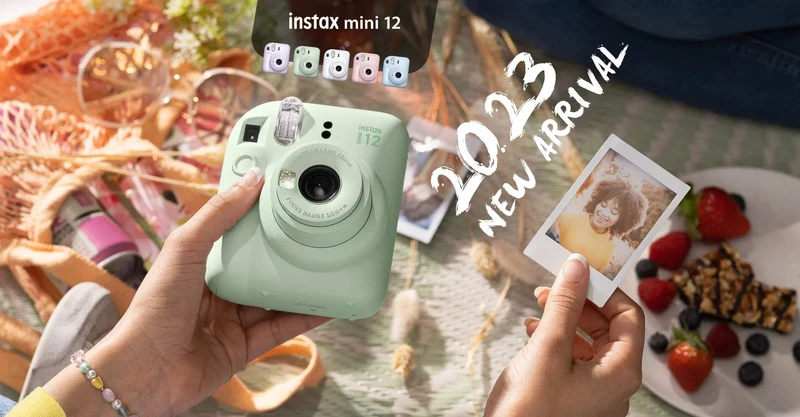 Original Fujifilm Instax Mini 12 Sofortbildkamera, Pink/Blau/Grau/Weiß/Lila, mit Instax Mini Film-Fotopapier