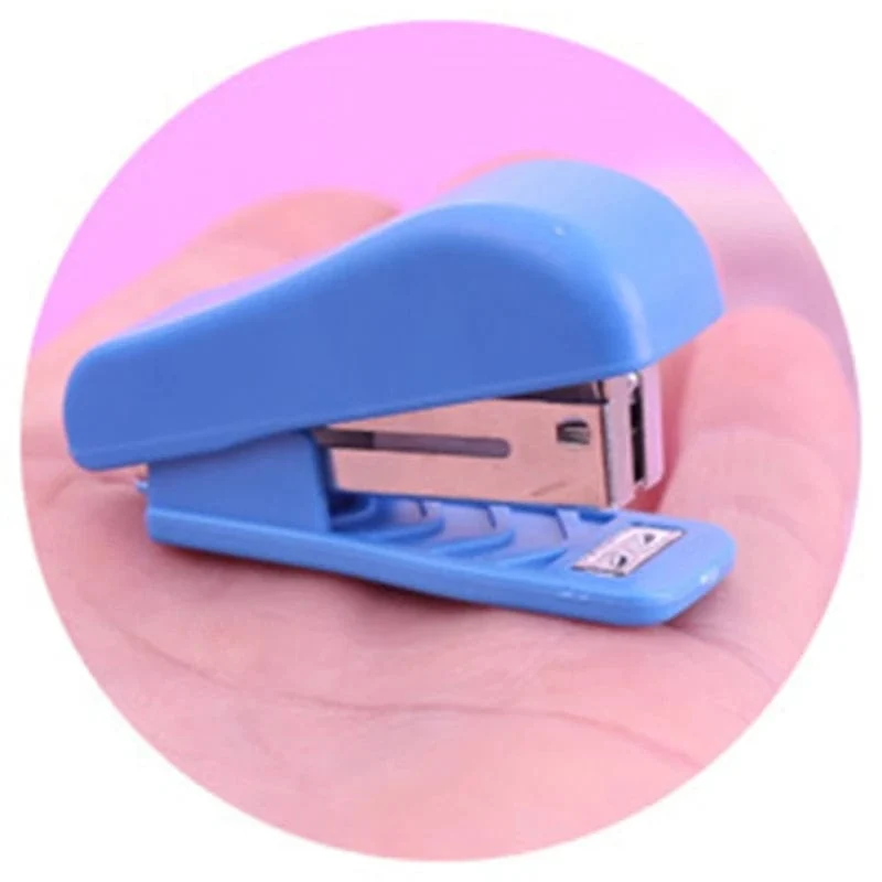 Mini-Hefter-Set, tragbarer Hefter, Kawaii-Bürobedarf, Zubehör für Kinder und Studenten, integrierter Heftklammerentferner