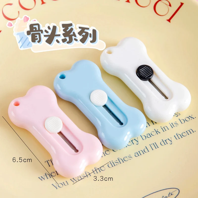 Niedliches Kaninchen in Wolkenfarbe, tragbares Mini-Universalmesser, Papierschneider, Papierschneidemesser, Rasierklinge, Büro- und Schreibwaren, Schneidezubehör