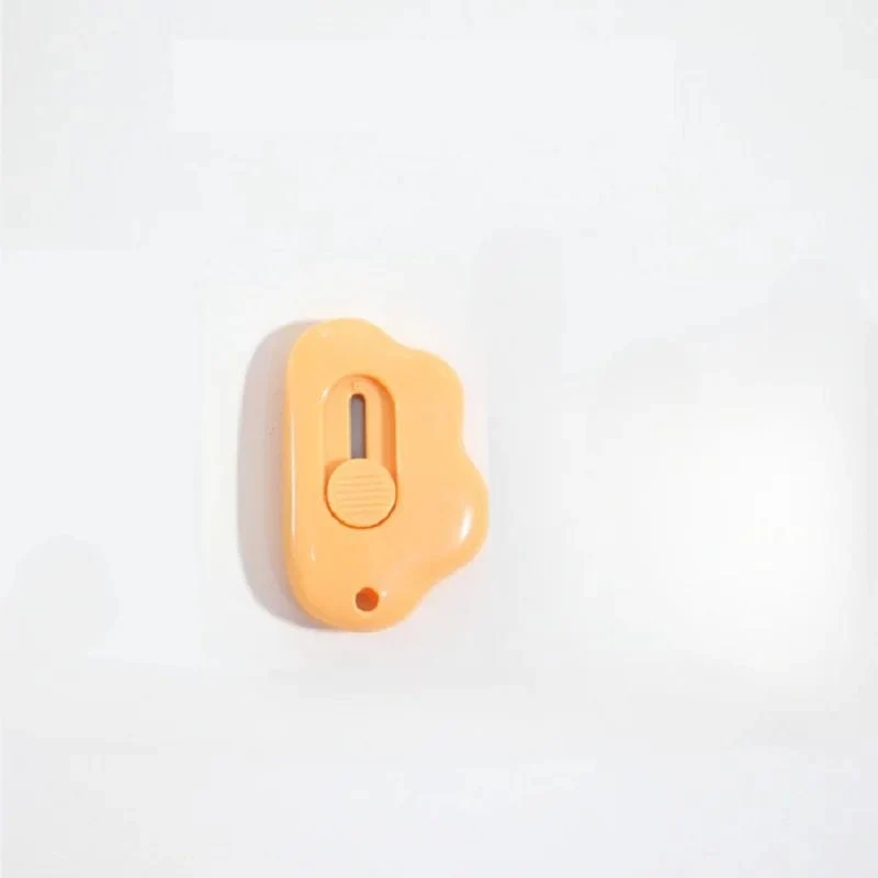 Niedliches Kaninchen in Wolkenfarbe, tragbares Mini-Universalmesser, Papierschneider, Papierschneidemesser, Rasierklinge, Büro- und Schreibwaren, Schneidezubehör