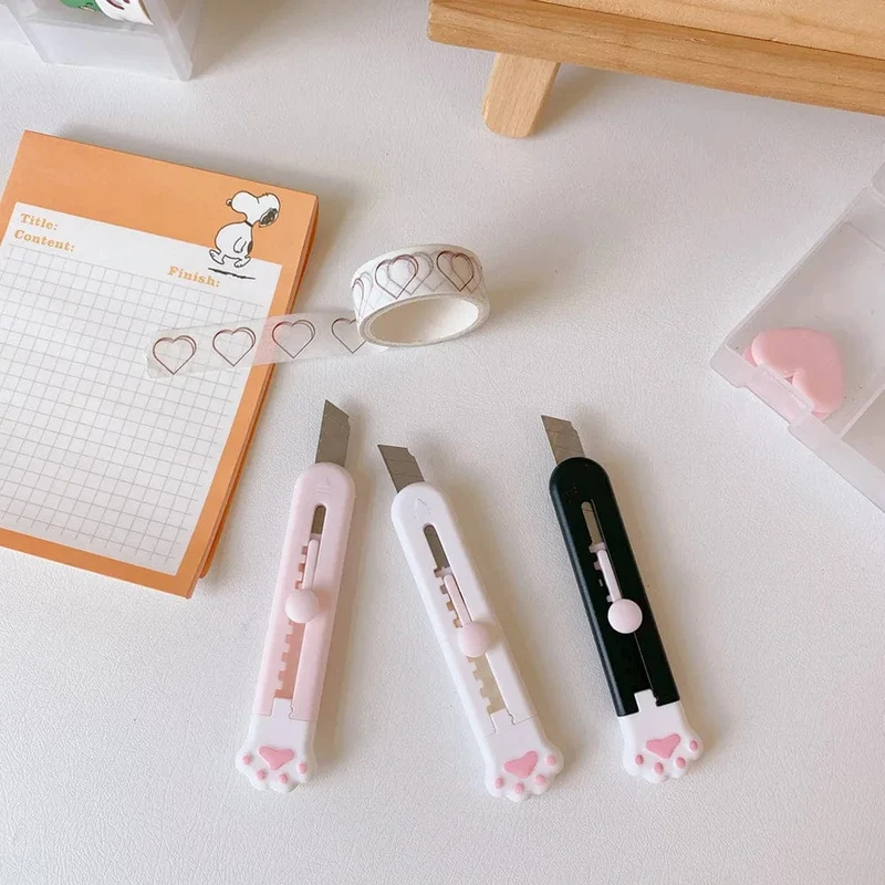 1 STÜCK Kawaii Mini-Taschen-Katzenpfoten-Kunst-Universalmesser Express-Box-Messer Papierschneider Bastelverpackung Nachfüllbare Klinge Schreibwaren