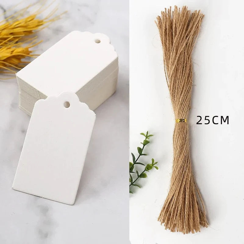 50 Stück Anhänger aus Kraftpapier, weiße Kartonkarten mit Schnüren, für Hochzeiten, Geburtstage, Weihnachtsfeiern, Geschenkanhänger, Keksverpackungen