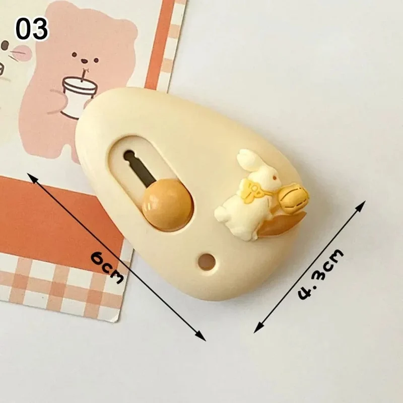 1 Stück Mini-Universalmesser, niedlicher einziehbarer Brieföffner, Kartonschneider, tragbarer Kartonöffner, Papierschneidewerkzeug, zufällige Farbe