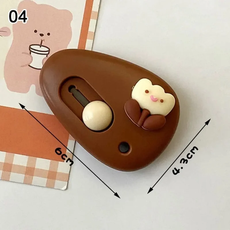 1 Stück Mini-Universalmesser, niedlicher einziehbarer Brieföffner, Kartonschneider, tragbarer Kartonöffner, Papierschneidewerkzeug, zufällige Farbe