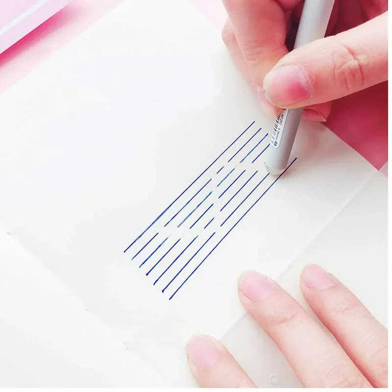 4 + 20 Teile/satz Kawaii Schwein Bär Katze Löschbaren Gel Stift Minen Stangen 0.35mm Blau Schwarz Tinte Waschbar Griff Schule Bürobedarf Geschenk