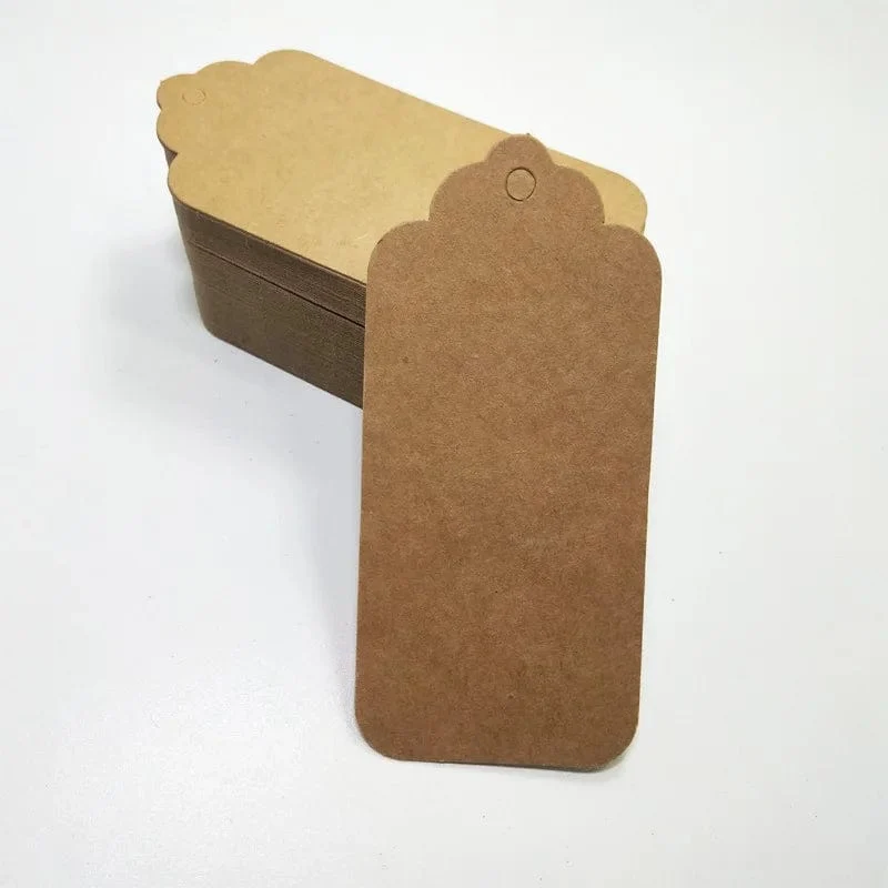 100 Stück Anhänger aus Kraftpapier mit Schnüren, mit Liebe handgefertigt, Hängeanhänger, Kleidungsanhänger für Süßigkeiten/Geschenke/Kekse, Displayverpackung, Etikettenkarte
