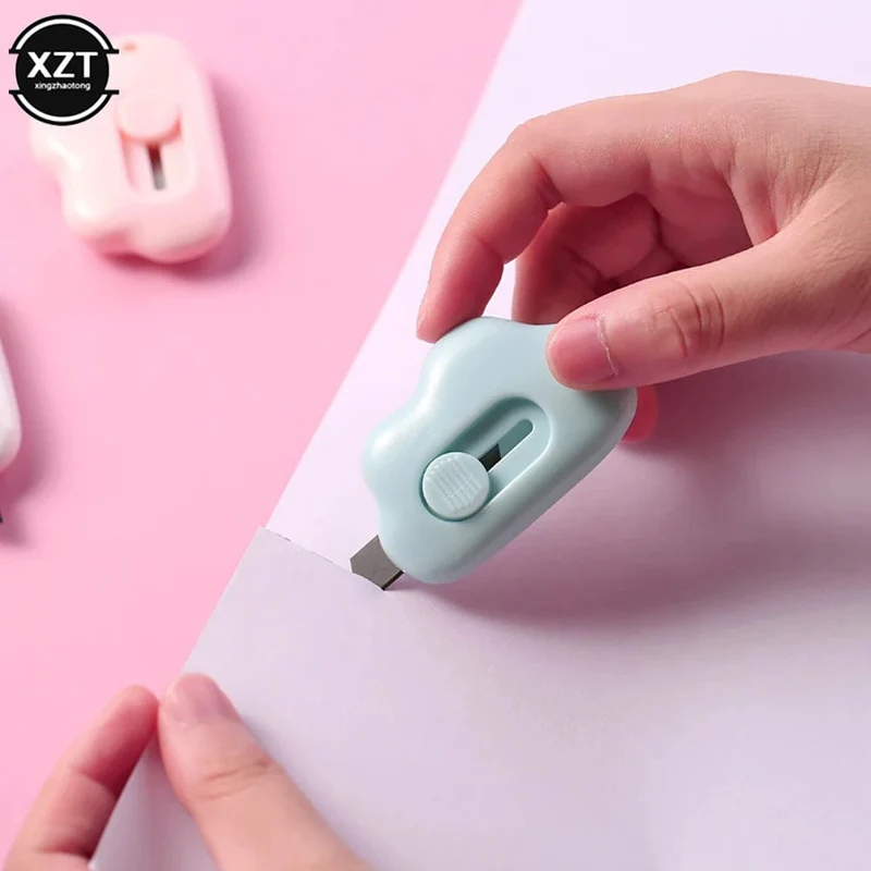 Neu 1 STÜCK Kawaii Briefpapier Mini Tasche Cloud Art Universalmesser Boxmesser Papierschneider Handwerk Verpackung Nachfüllbare Klinge Bürowerkzeug