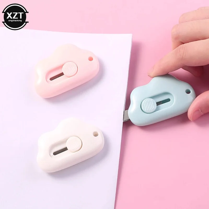 Neu 1 STÜCK Kawaii Briefpapier Mini Tasche Cloud Art Universalmesser Boxmesser Papierschneider Handwerk Verpackung Nachfüllbare Klinge Bürowerkzeug