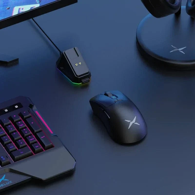Delux M900PRO Kabellose Gaming-Maus, ergonomisch, 8K-Abfragerate, PAW3395, 63 g, magnetische RGB-Ladestation für PC-Gamer mit rechter großer Hand