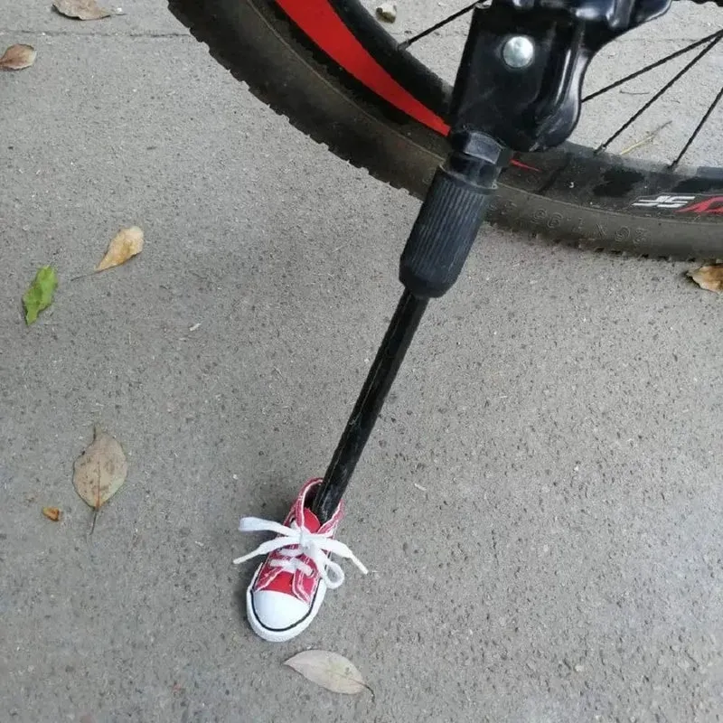 Kreative Stativabdeckung für Motorrad, Fahrrad, seitliche Schuhform, Fußstütze, Elektrofahrrad, Stativdekor, Mini-Schuhe