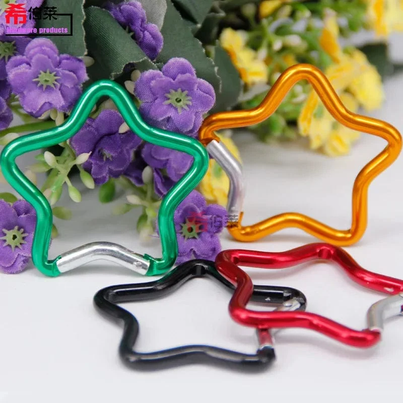 1 Stück fünfzackiger, sternförmiger Aluminium-Karabiner-Schlüsselanhänger-Clip für Outdoor-Camping-Schlüsselring-Haken zum Aufhängen einer Wasserflasche