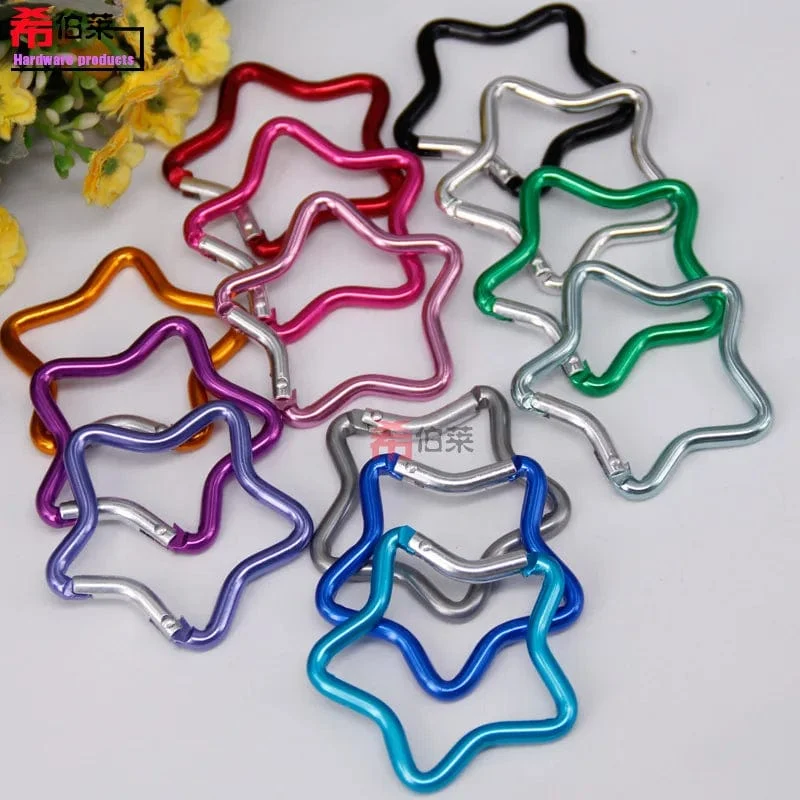 1 Stück fünfzackiger, sternförmiger Aluminium-Karabiner-Schlüsselanhänger-Clip für Outdoor-Camping-Schlüsselring-Haken zum Aufhängen einer Wasserflasche