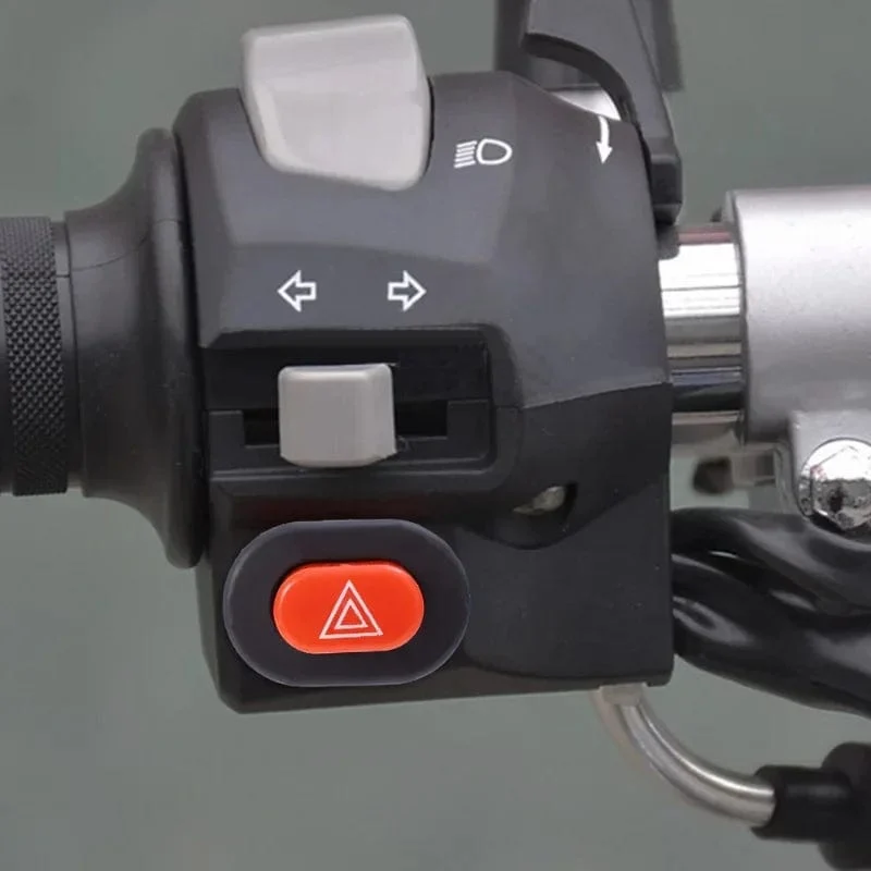 Motorrad Doppel-Blitzschalter Warnblinkschalter Taste Blitz Warnung Notsignal Lampe Elektrofahrzeug Modifikationsteil