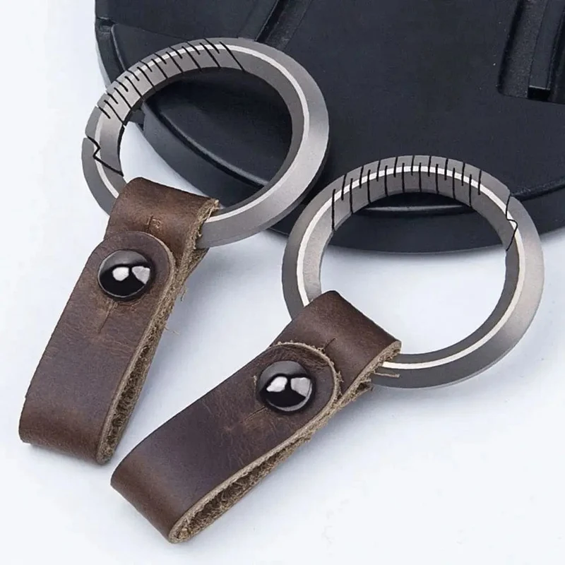 TC4 Titanlegierung Schlüsselanhänger Schlüsselanhänger Schnalle Anhänger Super Rindsleder Mann Auto Schlüsselanhänger für männliche Kreativität Geschenk EDC Outdoor-Tool
