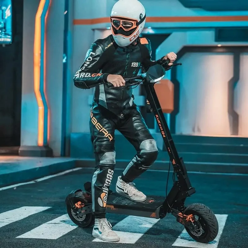 KuKirin G4 Elektroroller mit 2000-W-Motor, 20-Ah-Batterie, 75 km Reichweite, 70 km/h Höchstgeschwindigkeit, 11-Zoll-Reifen-Offroad-Escooter, kühles Licht