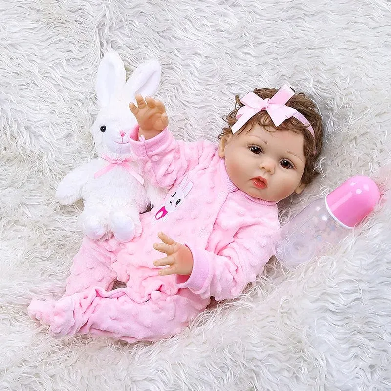 47CM Original ganzkörper solicone bebe puppe kleinkind mädchen lockiges hand verwurzelt haar hohe qualität puppe bad spielzeug geschenk