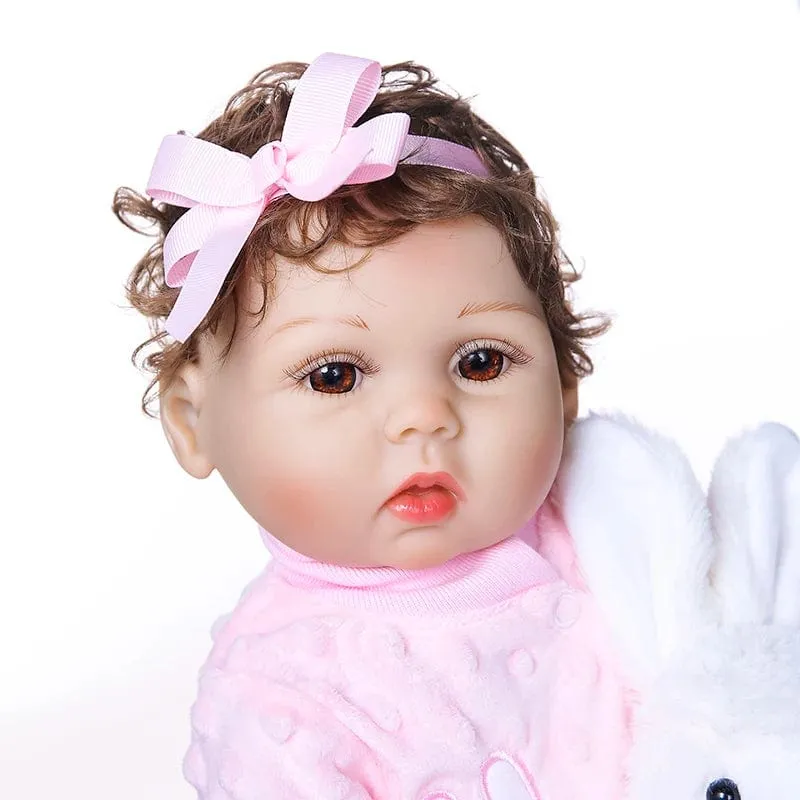 47CM Original ganzkörper solicone bebe puppe kleinkind mädchen lockiges hand verwurzelt haar hohe qualität puppe bad spielzeug geschenk