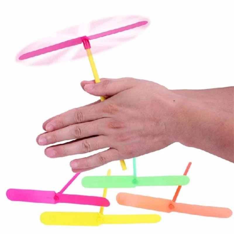 Kunststoff Bambus Libelle Form Hand Push Fliegen Propeller Outdoor Sport Spiel Kinder Spielzeug Geschenk Rotierenden Fliegenden Pfeil Outdoor Spiele