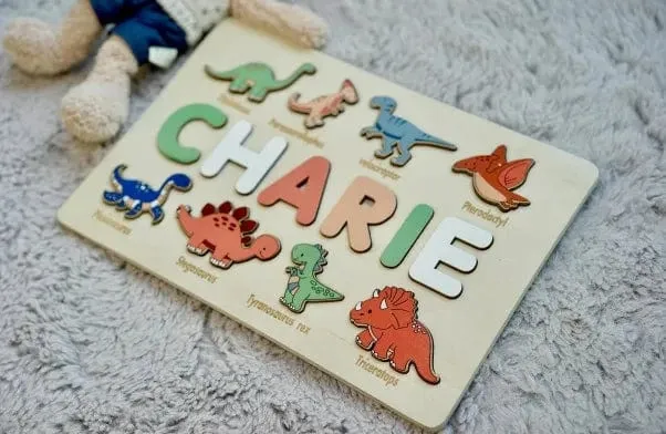 Holz-Namenspuzzle, personalisierbar, individuell für Baby, Spielbrett, 3-D-Puzzle, pädagogische Form, passendes Entwicklungsspielzeug