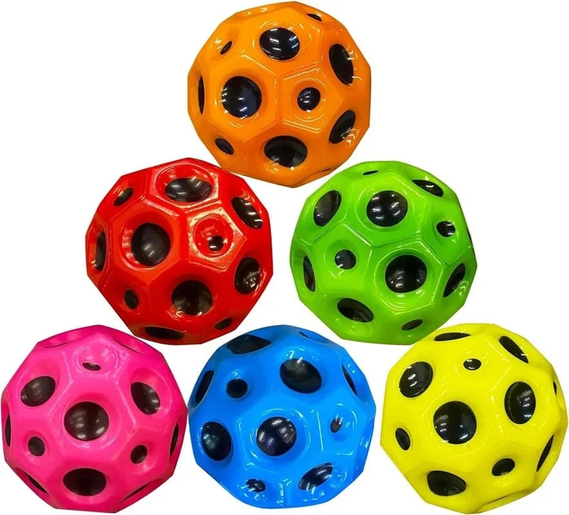 Hochelastischer Lochball, weicher Hüpfball, Anti-Fall-Mondform, poröser Hüpfball, Kinder-Outdoor-Sportspielzeug, ergonomischer Quetschball