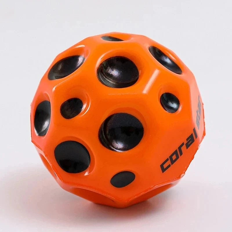 Hochelastischer Lochball, weicher Hüpfball, Anti-Fall-Mondform, poröser Hüpfball, Kinder-Outdoor-Sportspielzeug, ergonomischer Quetschball