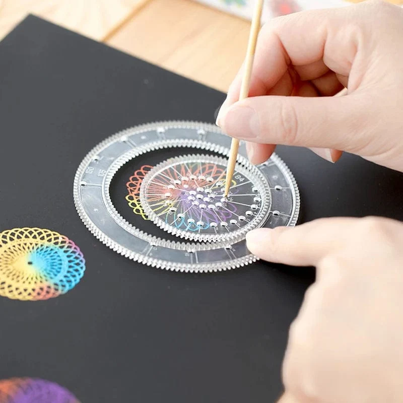 Lustiges ineinander greifendes Zahnrad- und Spirograph-Zeichenspielzeug-Set, kreatives Lernspielzeug für Kinder, Mal- und Zeichenzubehör