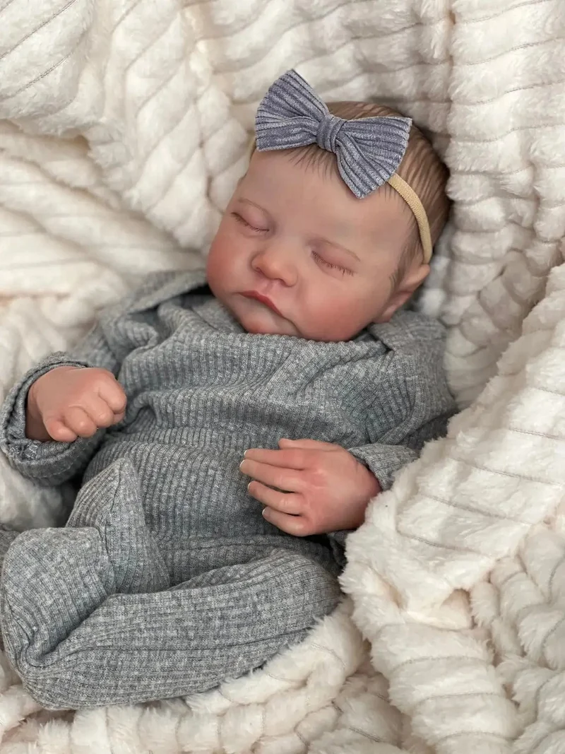 NPK 49 cm Levi Neugeborene Babypuppe Reborn Schlafendes weiches Silikon Flexibler 3D-Hautton mit sichtbaren Adern Handbemalte Haarpuppe
